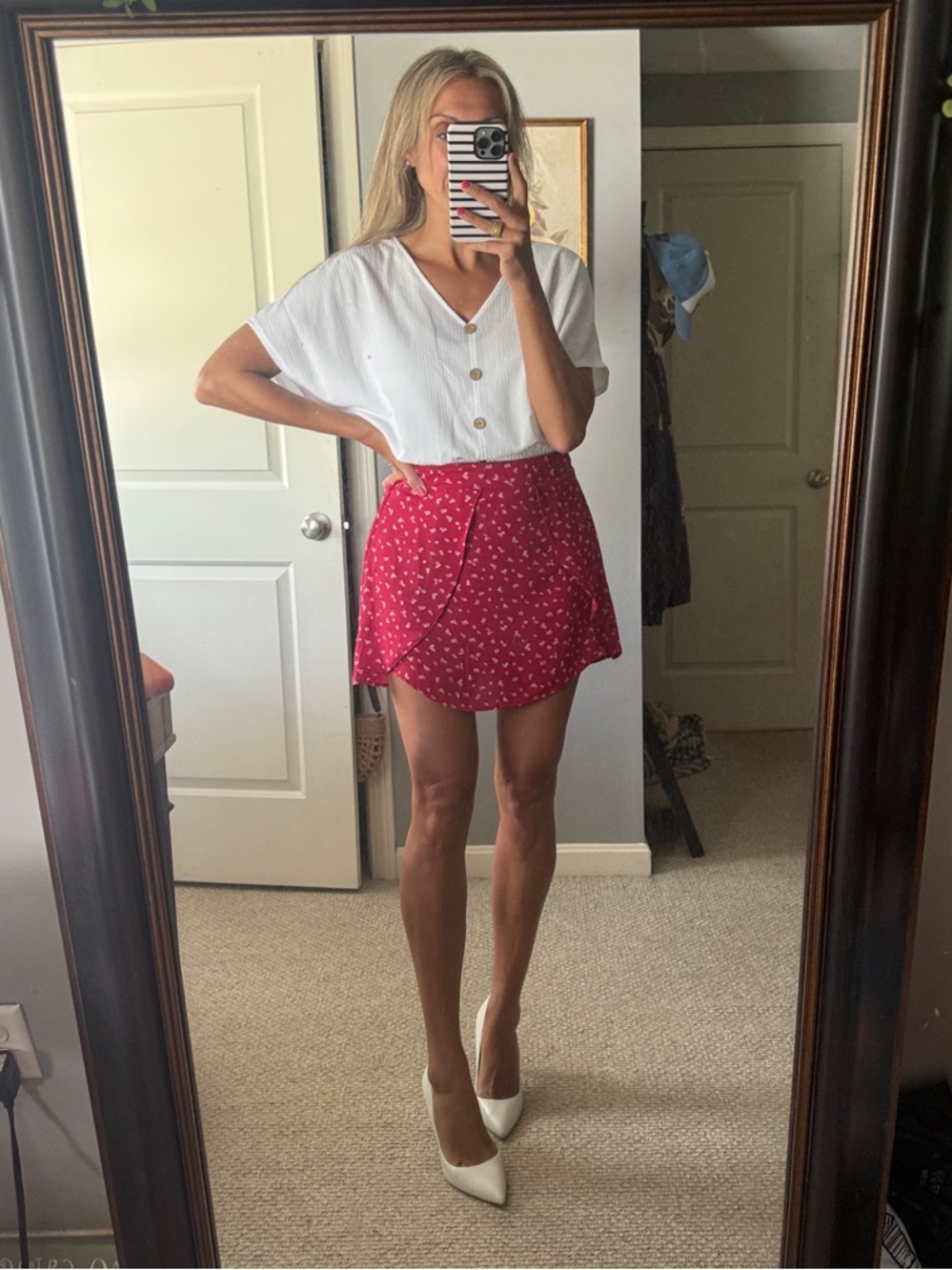 Women’s White Button-Front Smocked-Waist Blouse